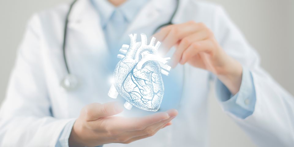Desenho de médico com coração